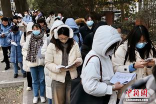 前女足国门王飞名场面：世界杯VS美国亲吻立柱，与诺伊尔互动